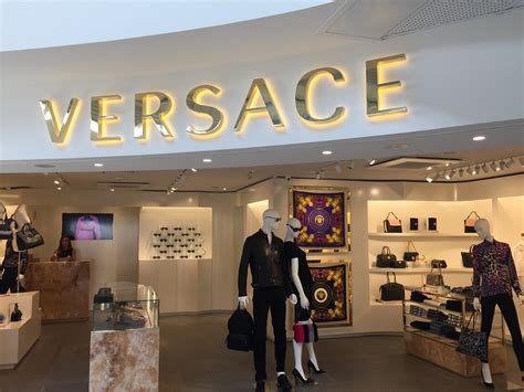 boutique versace